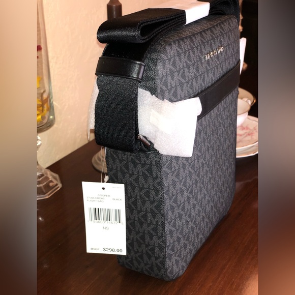 💥SOLD💥 - Micheal Kors - Cooper Flight Bag - NWT - Picture 15 of 15